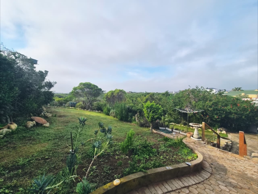 4 Bedroom Property for Sale in Stilbaai Wes Western Cape